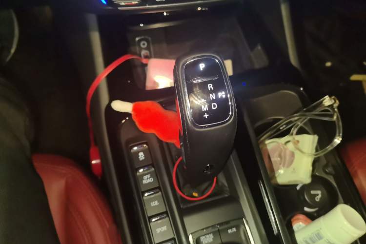 Used Maserati Levante 2022 2.0T GT Sharp Edition Gear Lever