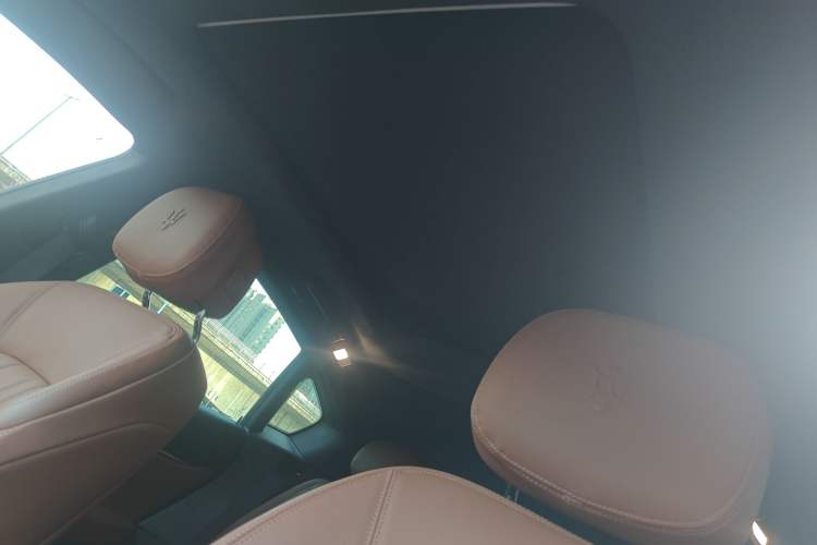 Used Maserati Levante 2022 2.0T GT Sharp Edition Headliner