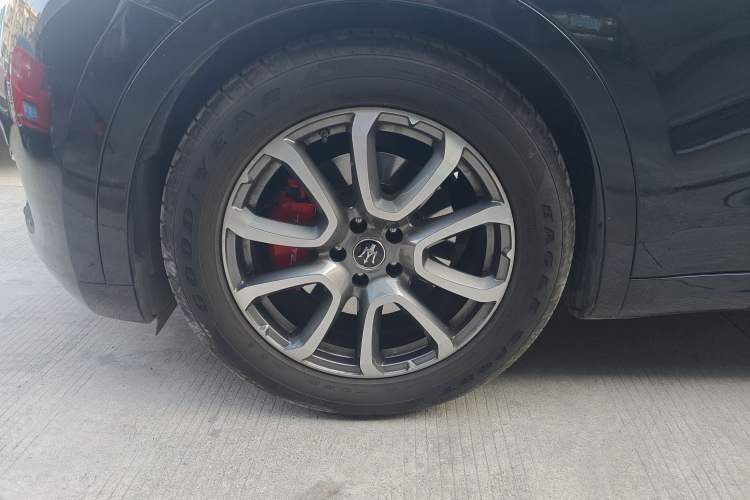 Used Maserati Levante 2022 2.0T GT Sharp Edition Left Front Wheel Hub