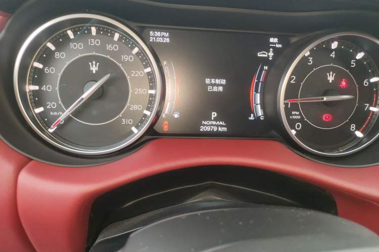 Used Maserati Levante 2022 2.0T GT Sharp Edition Odometer Close Up