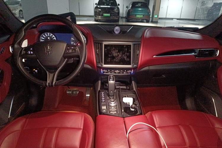 Used Maserati Levante 2022 3.0T Modena Center Console