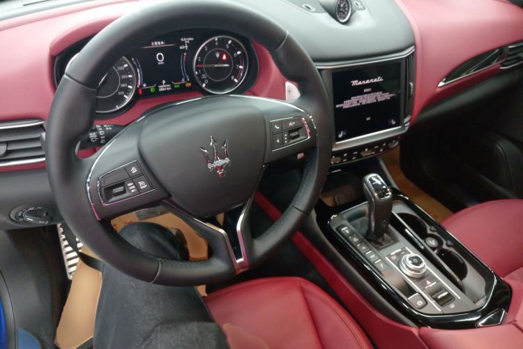 Used Maserati Levante 2022 2.0T GT Sharp Edition Center Console