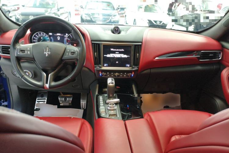 Used Maserati Levante 2022 2.0T GT Sharp Edition Center Console