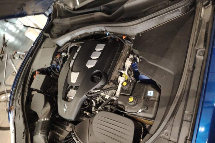 Used Maserati Levante 2022 3.0T Modena Engine Bay