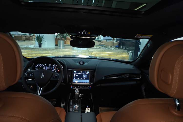 Used Maserati Levante 2022 2.0T GT Sharp Edition Headliner