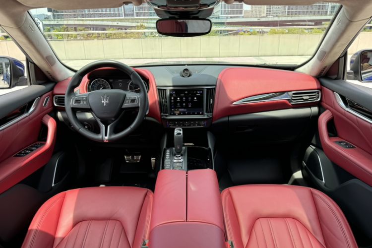 Used Maserati Levante 2022 2.0T GT Sharp Edition Interior 1