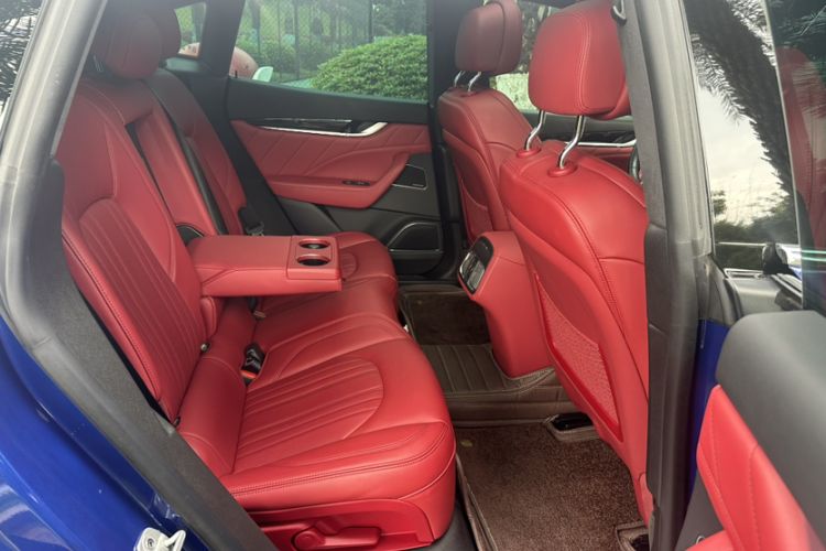Used Maserati Levante 2022 2.0T GT Sharp Edition Interior 10