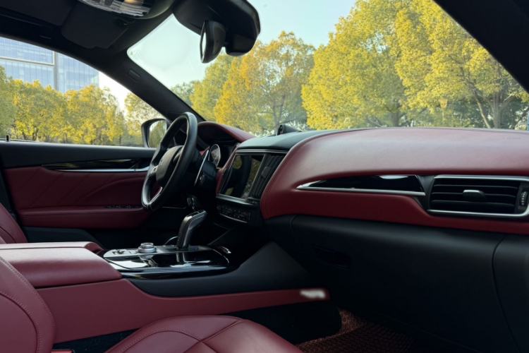 Used Maserati Levante 2022 3.0T Modena Interior 10