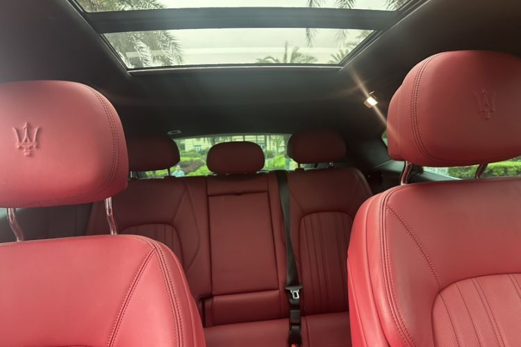 Used Maserati Levante 2022 2.0T GT Sharp Edition Interior 12