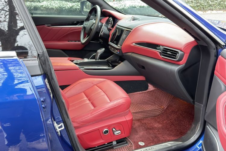 Used Maserati Levante 2022 3.0T Modena Interior 13