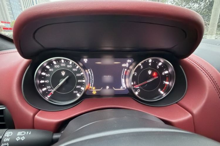 Used Maserati Levante 2022 3.0T Modena Interior 14