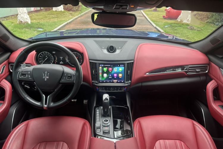 Used Maserati Levante 2022 2.0T GT Sharp Edition Interior 2