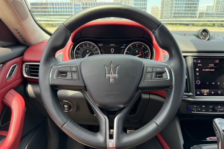 Used Maserati Levante 2022 2.0T GT Sharp Edition Interior 2