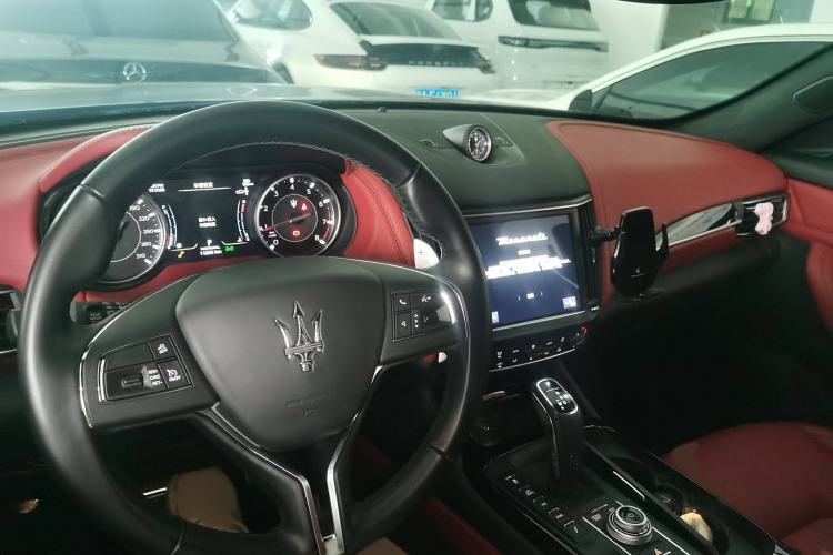 Used Maserati Levante 2022 2.0T GT Sharp Edition Interior 2