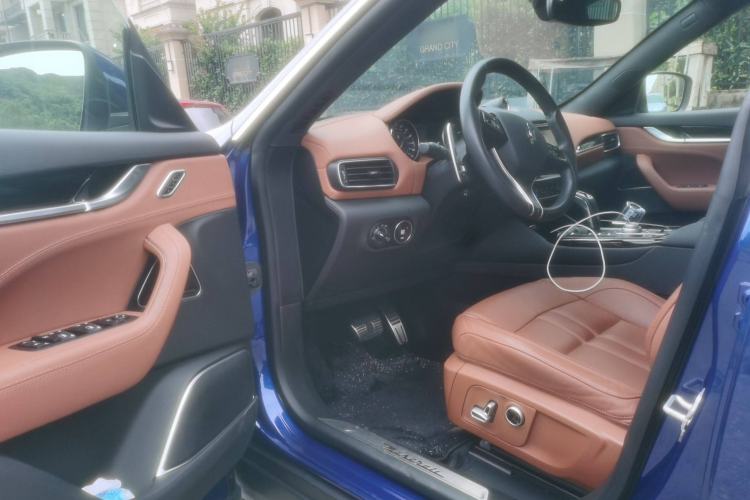 Used Maserati Levante 2022 3.0T Modena Interior 3