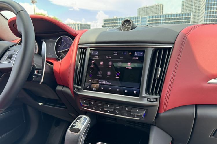 Used Maserati Levante 2022 2.0T GT Sharp Edition Interior 3