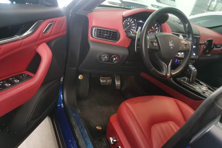 Used Maserati Levante 2022 2.0T GT Sharp Edition Interior 3