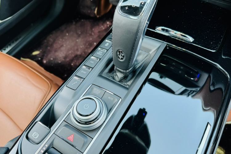 Used Maserati Levante 2022 3.0T Modena Interior 3