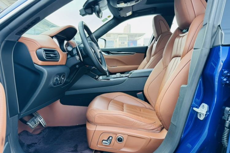 Used Maserati Levante 2022 3.0T Modena Interior 4