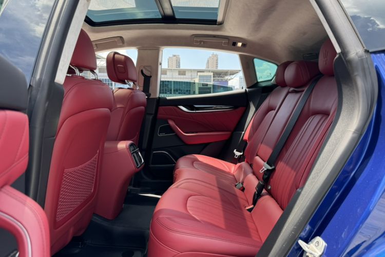 Used Maserati Levante 2022 2.0T GT Sharp Edition Interior 6