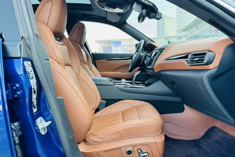 Used Maserati Levante 2022 3.0T Modena Interior 6