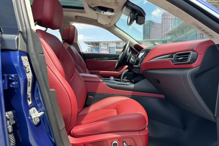 Used Maserati Levante 2022 2.0T GT Sharp Edition Interior 7