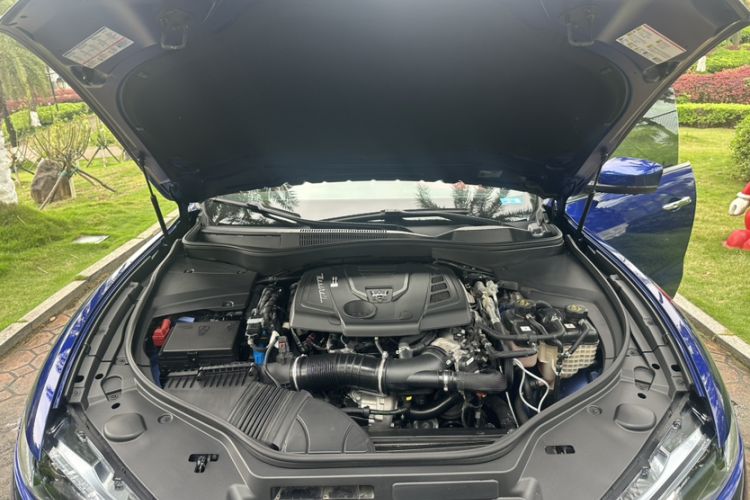 Used Maserati Levante 2022 2.0T GT Sharp Edition Interior 8