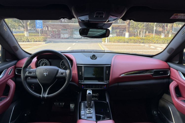 Used Maserati Levante 2022 3.0T Modena Interior 8
