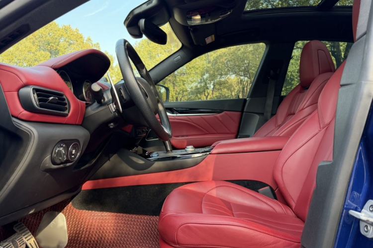 Used Maserati Levante 2022 3.0T Modena Left Front Seat
