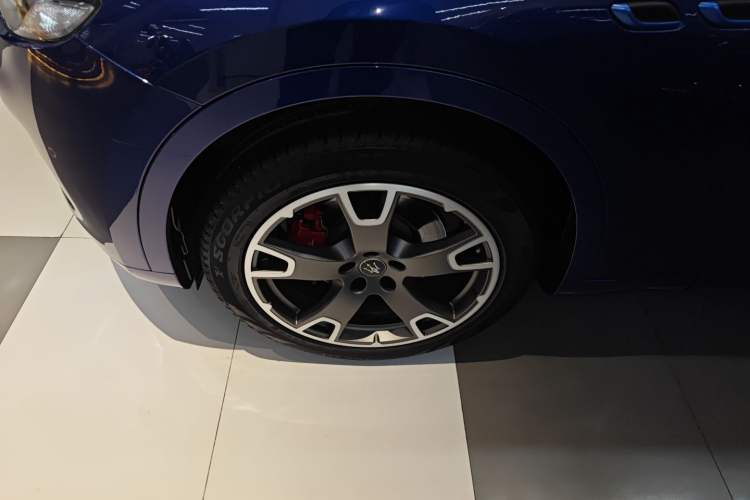 Used Maserati Levante 2022 2.0T GT Sharp Edition Left Front Wheel Hub