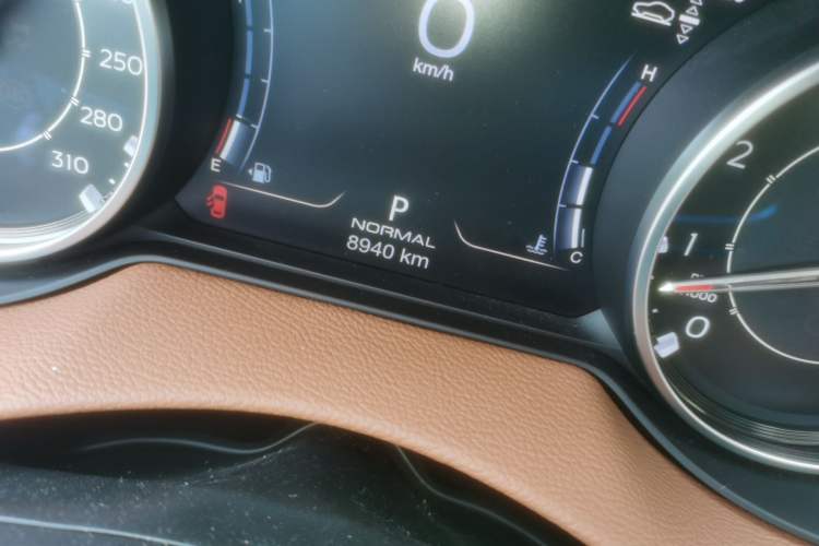 Used Maserati Levante 2022 3.0T Modena Odometer Close Up