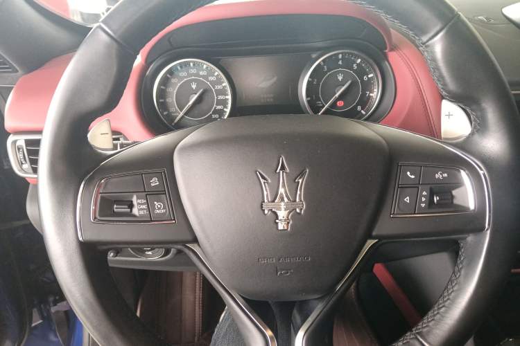 Used Maserati Levante 2022 2.0T GT Sharp Edition Steering Wheel