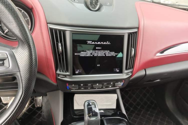 Used Maserati Levante 2022 3.0T Modena Audio And AC Panel