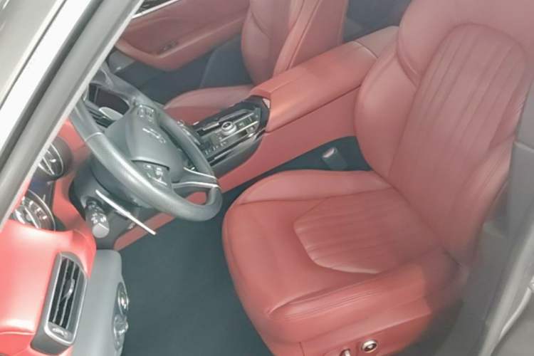 Used Maserati Levante 2022 3.0T Modena Left Front Seat