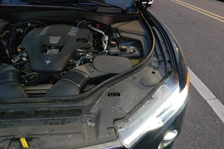 Used Maserati Levante 2022 3.0T Modena Engine Bay Left