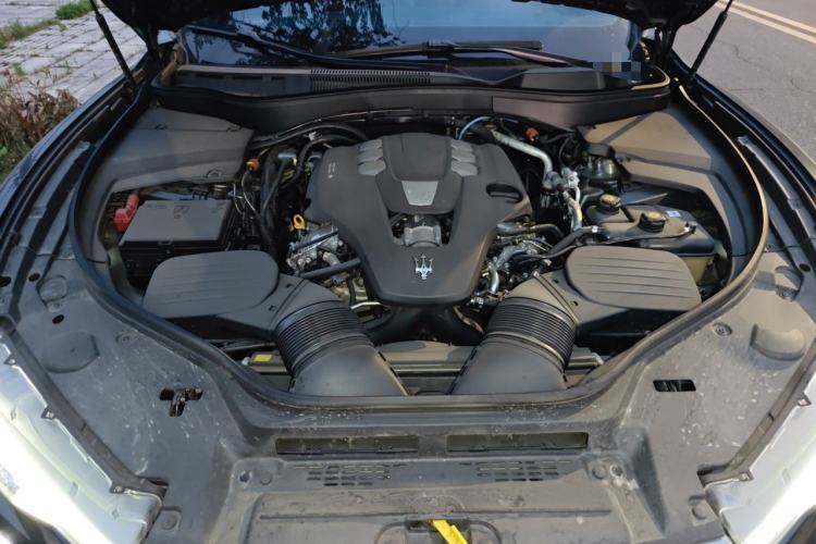 Used Maserati Levante 2022 3.0T Modena Engine Bay