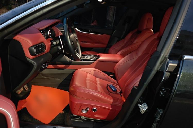 Used Maserati Levante 2022 3.0T Modena Left Front Seat