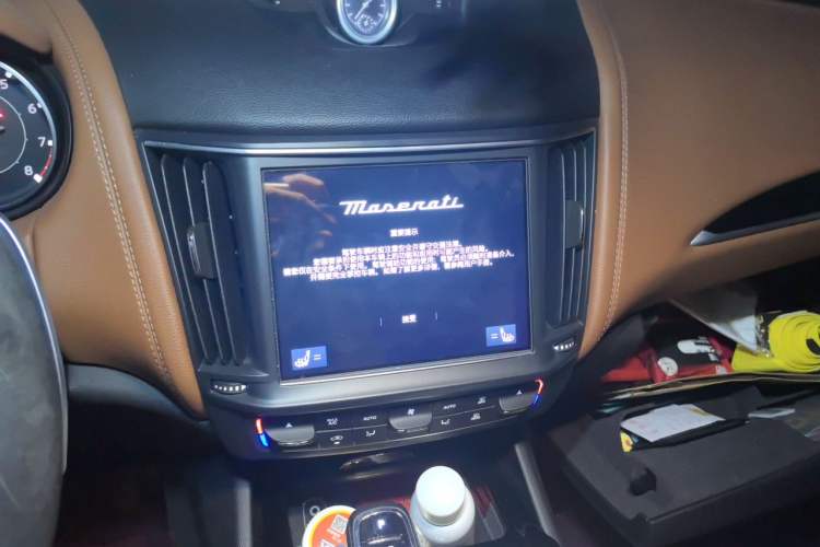 Used Maserati Levante 2022 3.0T Modena Audio And AC Panel