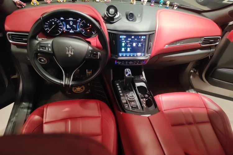 Used Maserati Levante 2022 3.0T Modena Center Console