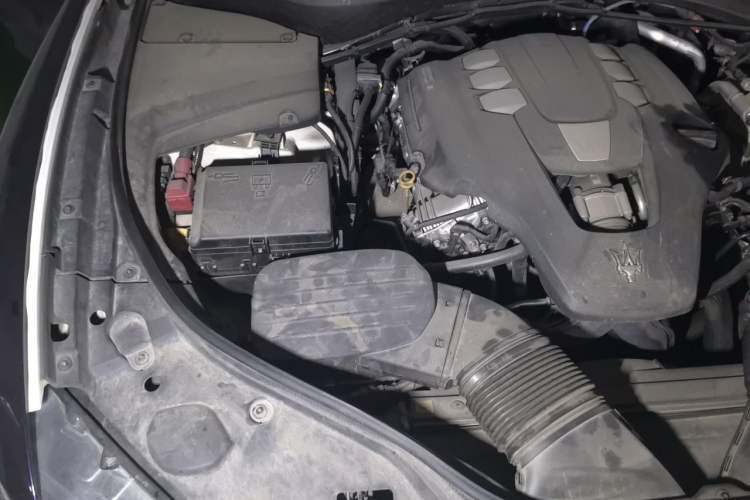 Used Maserati Levante 2022 3.0T Modena Engine Bay Right