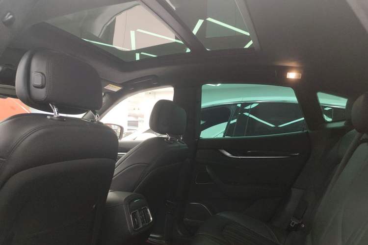 Used Maserati Levante 2022 2.0T GT Sharp Edition Headliner