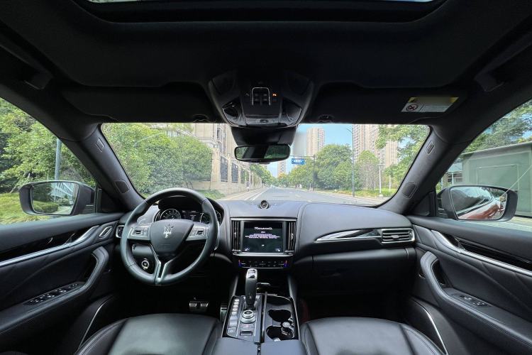 Used Maserati Levante 2022 2.0T GT Sharp Edition Interior 2