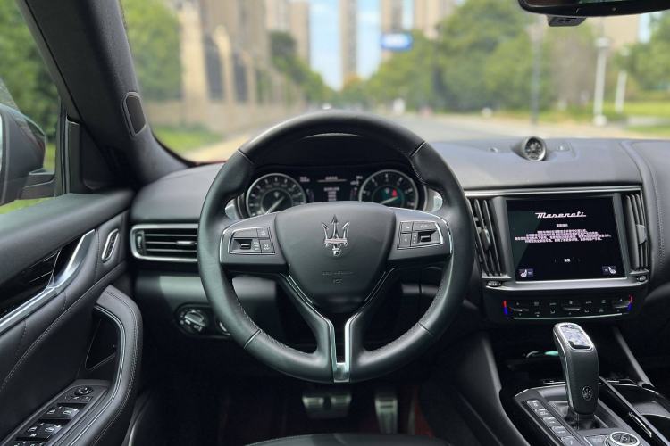Used Maserati Levante 2022 2.0T GT Sharp Edition Interior 3