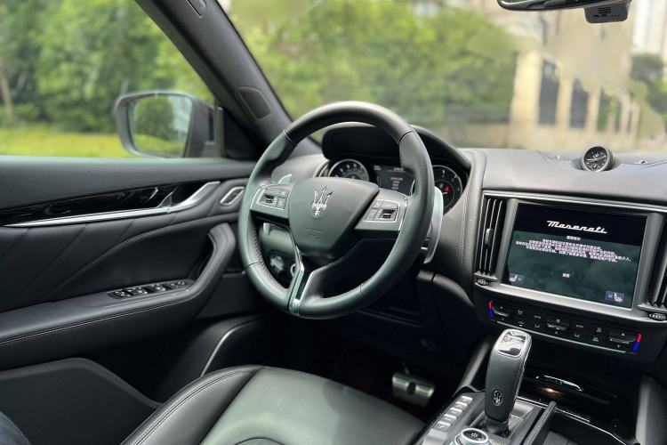 Used Maserati Levante 2022 2.0T GT Sharp Edition Interior 6