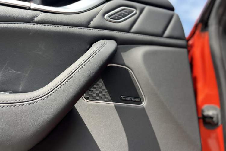 Used Maserati Levante 2022 2.0T GT Sharp Edition Interior 8