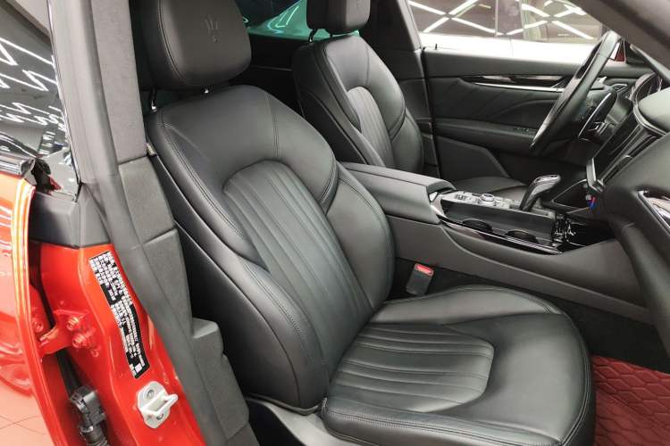 Used Maserati Levante 2022 2.0T GT Sharp Edition Right Front Seat
