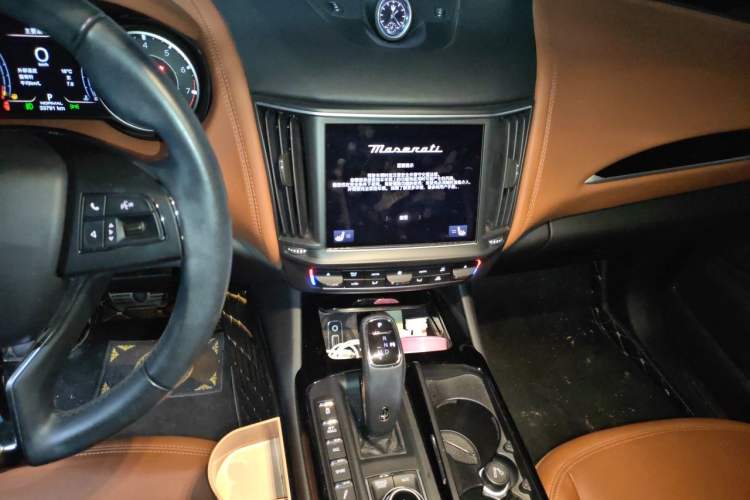 Used Maserati Levante 2022 2.0T GT Sharp Edition Audio And AC Panel