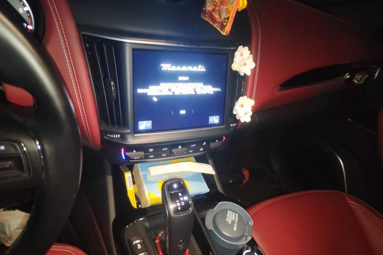 Used Maserati Levante 2022 2.0T GT Sharp Edition Audio And AC Panel