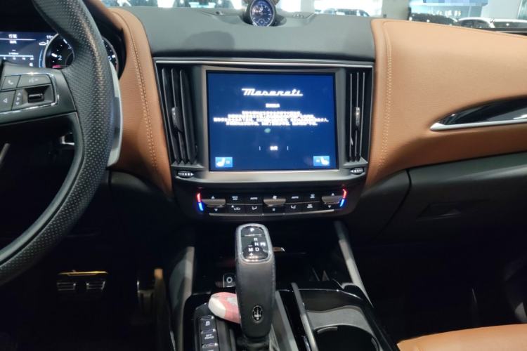 Used Maserati Levante 2022 3.0T Modena Audio And AC Panel