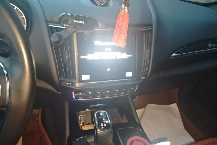 Used Maserati Levante 2022 2.0T GT Sharp Edition Audio And AC Panel